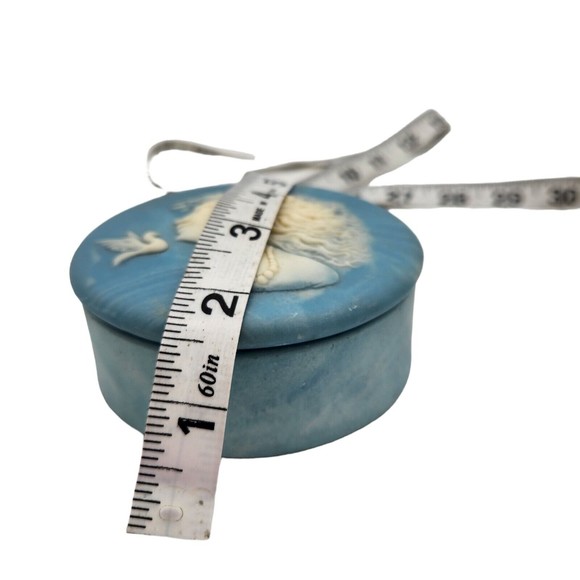 Vintage Blue Soapstone Trinket Box DESIGN GIFTS Woman's Face & a Dove Made n USA - Picture 7 of 7